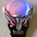 jouet_ultraman_rouge_bleu.jpg
